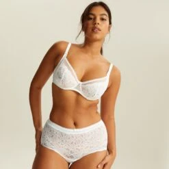 Soutien-gorge Emboîtant Avec Armatures Ivoire CAPRI 7 Soutien-gorge Emboîtant Avec Armatures Ivoire CAPRI -Bestform Soldes Boutique BL14500 011 WEB 3 781ba637 0195 4b3a ae7b 69441e8f0ac7