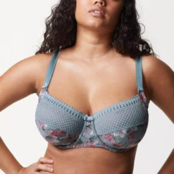 Bestform Soutien-gorge Emboitant à Armatures - Bleu | 3 SUISSES 8 Bestform Soutien-gorge Emboitant à Armatures - Bleu | 3 SUISSES -Bestform Soldes Boutique bl144949bbweb11bis 3516802 3 1140x1140