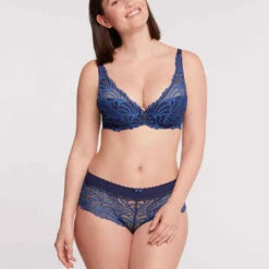 Bestform Shorty En Dentelle Ajourée Avec Ceinture Large - Bleu -Bestform Soldes Boutique shorty en dentelle ajouree avec ceinture large bleu 3412476 3 1140x1140 1