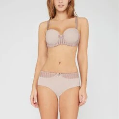 Bestform Soutien-gorge Bandeau Coques Beige | Bandeau 3 SUISSES 7 Bestform Soutien-gorge Bandeau Coques Beige | Bandeau 3 SUISSES -Bestform Soldes Boutique soutien gorge bandeau coques beige 242098 3 1200x1200