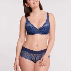 Soutien-gorge Plongeant Armatures à Coques En Dentelle Ajourée - Bleu - Bestform | 3 SUISSES -Bestform Soldes Boutique soutien gorge plongeant armatures a coques en dentelle ajouree bleu 3412474 3 1140x1140